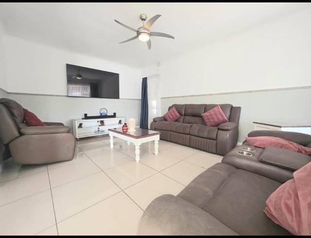 4 BEDROOM HOUSE FOR SALE IN VERWOERDPARK